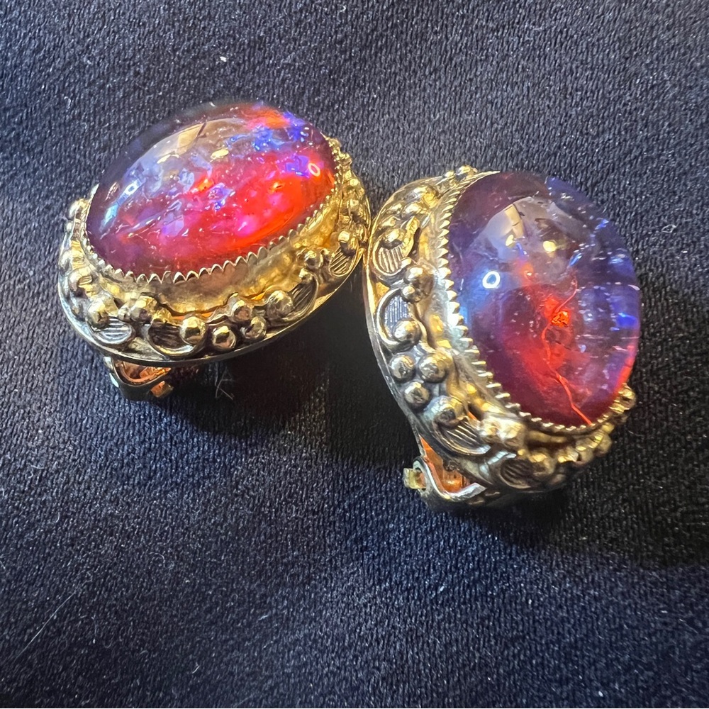 Whiting & Davis Dragon’s Breath Jelly Belly Earrings - Picture 2 of 11
